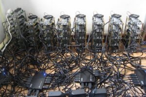 В Кривом Роге полиция разоблачила незаконную майнинговую ферму