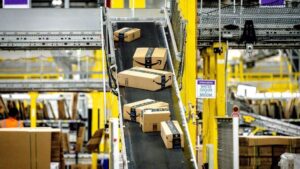 Amazon витратить мільярди, щоб врятувати цьогорічне Різдво