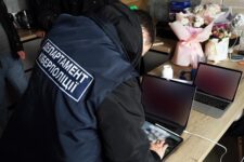 Кіберполіція знешкодила хакера, який здійснив понад сотню атак на закордонні компанії