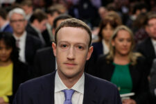 Марку Цукербергу грозит уголовная ответственность за передачу личных данных пользователей Facebook сторонним фирмам