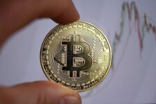 Вартість Bitcoin різко зросла, але аналітики публікують невтішні прогнози