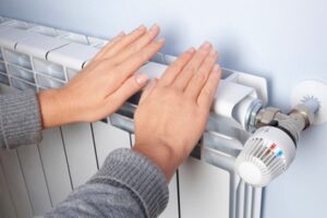 Українцям роздадуть гроші на комуналку: у червоних зонах суми зростуть на 600 грн на місяць