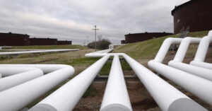 Нафта впала в ціні на 3% через побоювання щодо ефективності вакцини проти COVID-19