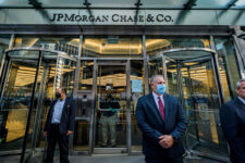 JPMorgan: «Повне відновлення миру» відбудеться 2022 року