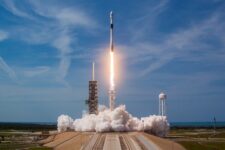 Практично одночасно: SpaceX здійснила два запуски транспортної ракети Falcon 9
