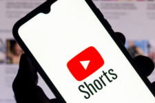YouTube запускає в Україні програму монетизації Shorts Fund: скільки грошей отримуватимуть блогери