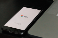Google наймає спеціаліста PayPal для просування криптовалютних платежів