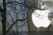 Голландия еженедельно будет штрафовать Apple на €5 млн