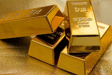 Рост инфляции в Польше заставляет жителей скупать банковское золото