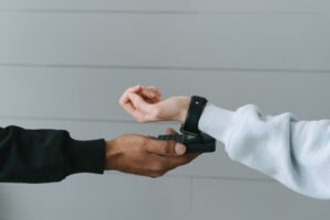 Користувачі iPhone та Apple Watch не можуть синхронізувати банківські карти