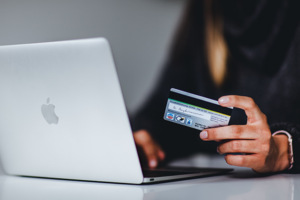 Яку схему вигадали шахраї з 1000 грн за вакцинацію?