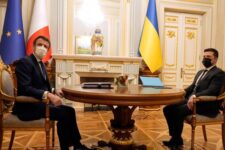 Президент Франции пообещал выделить Киеву транш на проекты развития