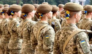 Кабмін підвищить військовослужбовцям зарплати – Шмигаль