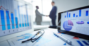 Нові власники: хто і як купував банки в Україні та світі