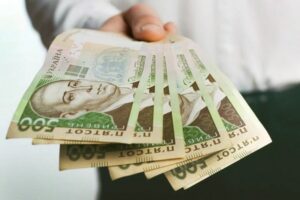 Зарплати та пенсії виплачуватимуть за встановленим порядком – Марченко