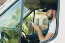 Мінцифри запускає бета-тест нової послуги для водіїв у “Дії”