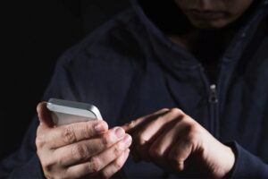 Аферисти викрадають гроші під приводом надання держдопомоги