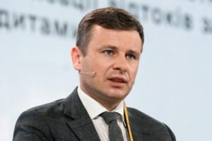Завдяки сплаченим авансом дивідендам, податкова служба перевиконає план за березень