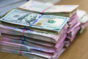 Зеленський підписав закон про повну гарантію депозитів на період війни