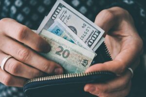 В Україні запровадили серйозні обмеження на операції з валютою