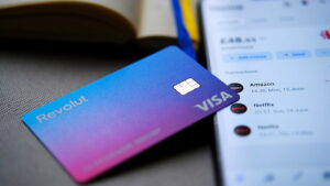 Только для украинцев: что нам предлагают глобальные платежные системы PayPal, Wise и Revolut