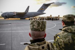 Історичне рішення: Палата представників США проголосувала за ленд-ліз для України