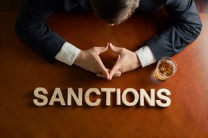 Скільки громадян країни-агресора потрапили до санкційного списку за місяць війни: статистика