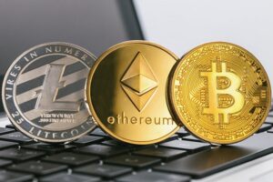 Украинцам ограничили возможность покупать криптоактивы с гривневых счетов