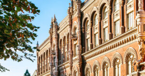 Як працюватимуть банки та системи електронних платежів 25 квітня