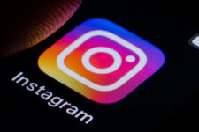 Instagram начал массово блокировать пользователей из России без объяснения причин