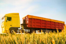 Великобританія відмовилася послаблювати санкції проти Росії в обмін на коридор для експорту зерна з України