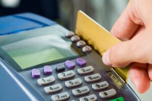 Экономика оживает: в ПриватБанке рассказали, насколько выросла численность активных POS-терминалов в апреле