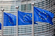 Рада ЄС на рік скасувала мита для українських товарів