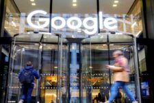 Техногигант Google выделил $10 млн на борьбу с фейками о войне в Украине