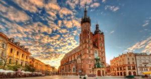 В каких банках Польши украинским беженцам наиболее выгодно открыть счет