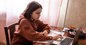 Українські вчителі отримають 43 000 ноутбуків від Google