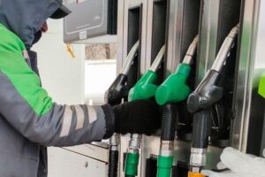 Мінекономіки дозволило АЗС підняти ціни на пальне. Чого чекати водіям?