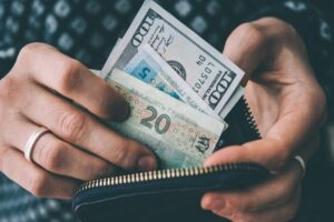 Курс долара зросте до 40 грн? Думка експертів