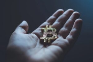 Криптоіндустрія стала “рятувальним колом” для українців, які постраждали від війни