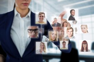 Єврокомісія зобов’яже компанії більш рішучіше боротися з ботами