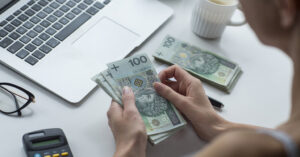 Стартувала нова програма фінансової допомоги українцям у Польщі