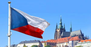 Чехія припиняє виплачувати українським біженцям допомогу у €200