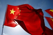 Китай може ввести санкції проти Маска через постачання систем Starlink Україні