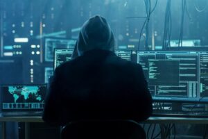 Серія кібератак на українських користувачів: теми – штрафи та тероризм