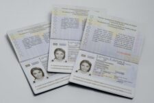 У Варшаві можна буде оформити український закордонний паспорт