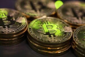 Видобування біткоїну переходить на «чисту» енергетику