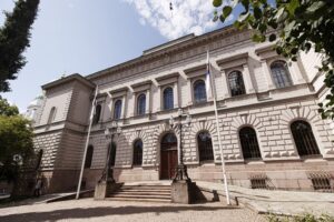 Глава Центробанку Фінляндії обрушився з критикою на криптовалюти