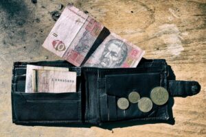 Объем расходов украинцев вернулся к довоенному показателю — Visa