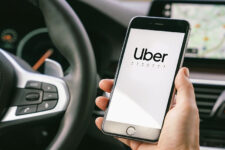 Uber закриває безкоштовну програму лояльності для пасажирів