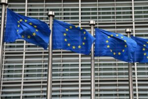 Деловая активность в ЕС продолжает снижаться: близится рецессия